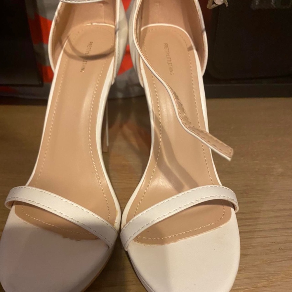 Prettylittlething-Women’s Pumps